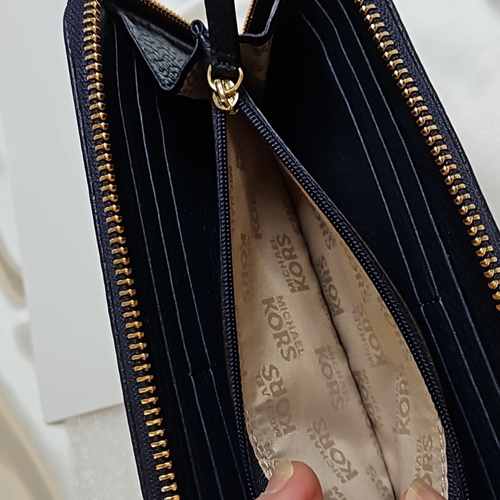 Michael Kors Zip Around Wallet clutch NAVY BLUE Gold Hardware - Picture 8 of 12